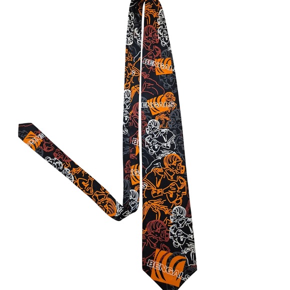 Vintage Other - Vintage Cincinnati Bengals NFL Football Necktie Ralph Marlin & Co. 1993.     202